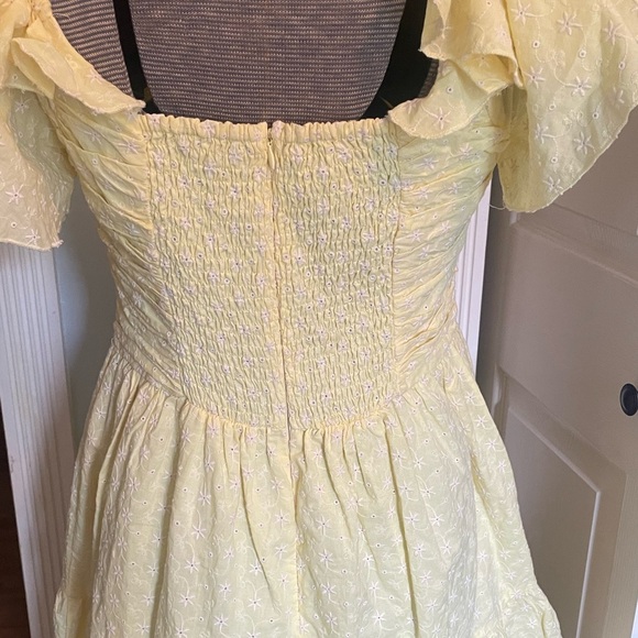 AQUA V-Neck Ruffled Eyelet Mini Dress Women's Large Yellow Short Flutter Sleeve - Picture 11 of 15